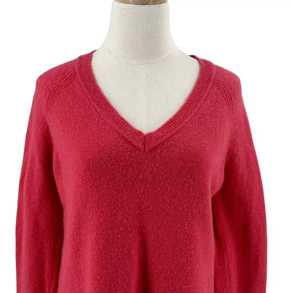 J Crew Women V-Neck Wool/Alpaca Blend Sweater Small Pink Lightweight Preppy Cozy - Picture 2 of 8